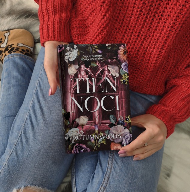 Tieň noci – temná univerzitná romantasy plná tajomstiev, mafie a iskrenia