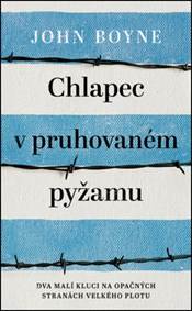 Chlapec v pruhovaném pyžamu