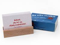 Na věku nezáleží S dřevěným stojánkem kúpite na Knihyprekazdeho.sk